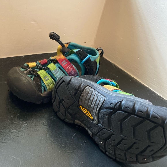 Colorful Kids Sandals - Picture 2 of 3